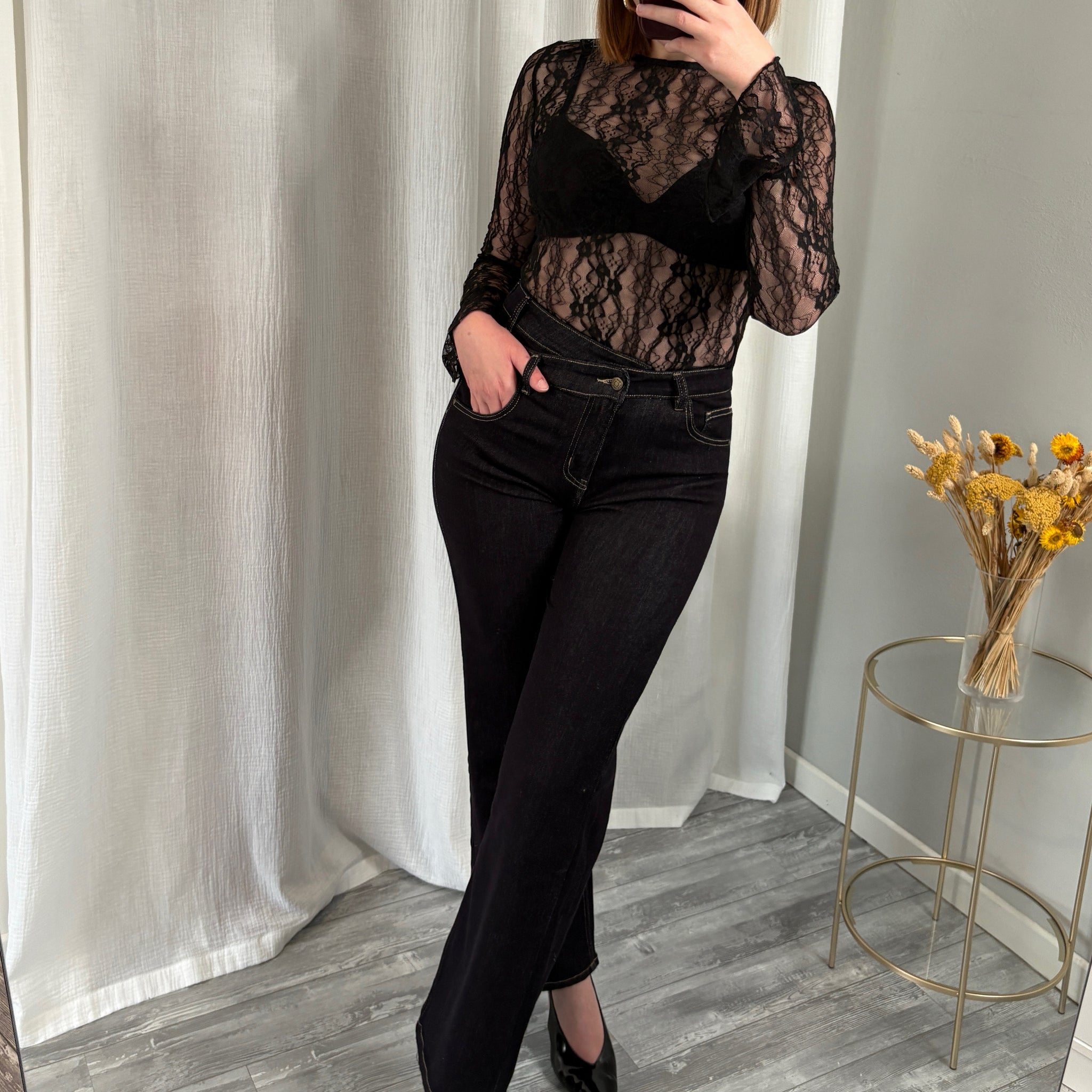 Top en dentelle noire