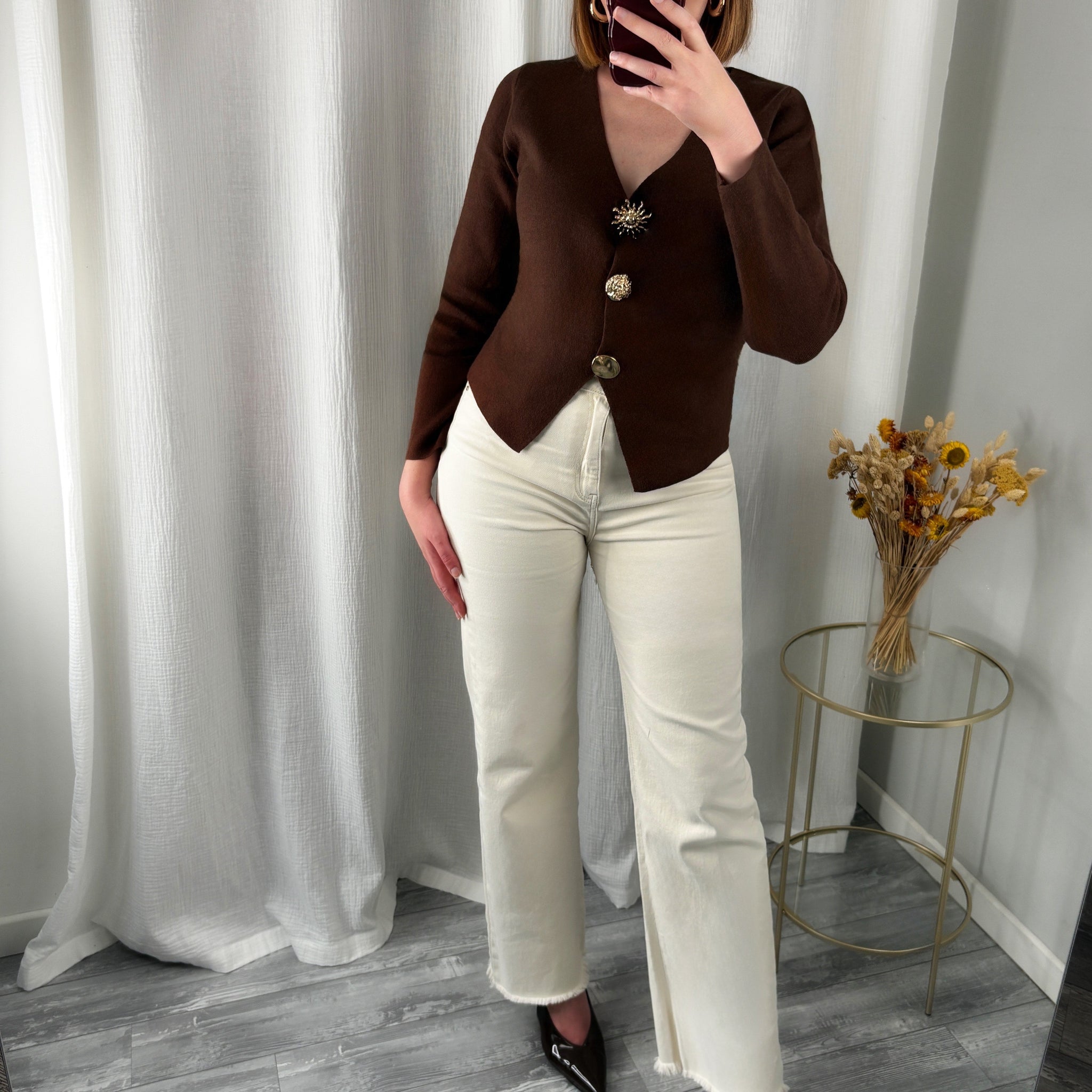 Gilet café à boutons soleil dorés