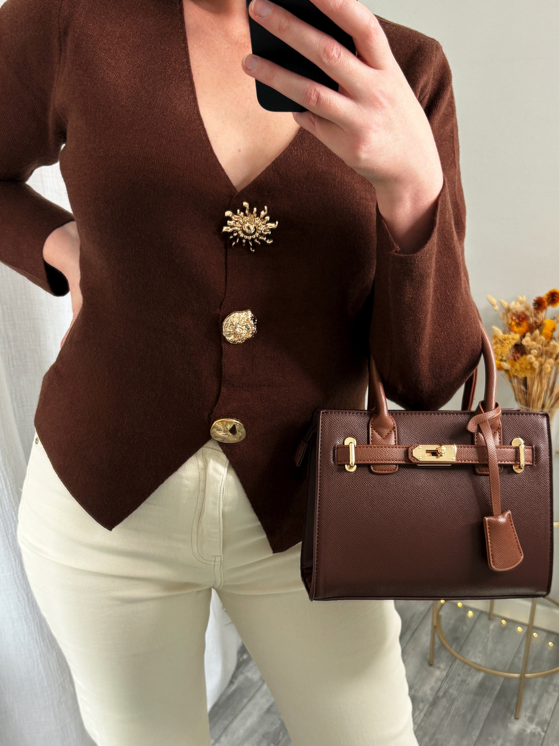 Gilet café à boutons soleil dorés